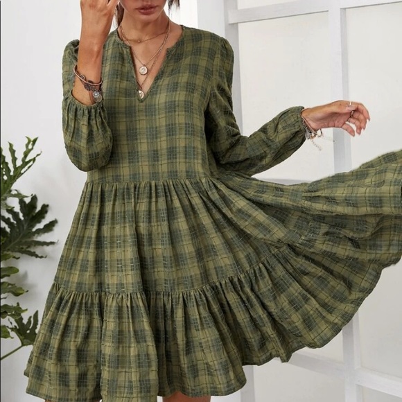 Plaid ruffle hem lantern sleeve blouse plum - Picture 13 of 16